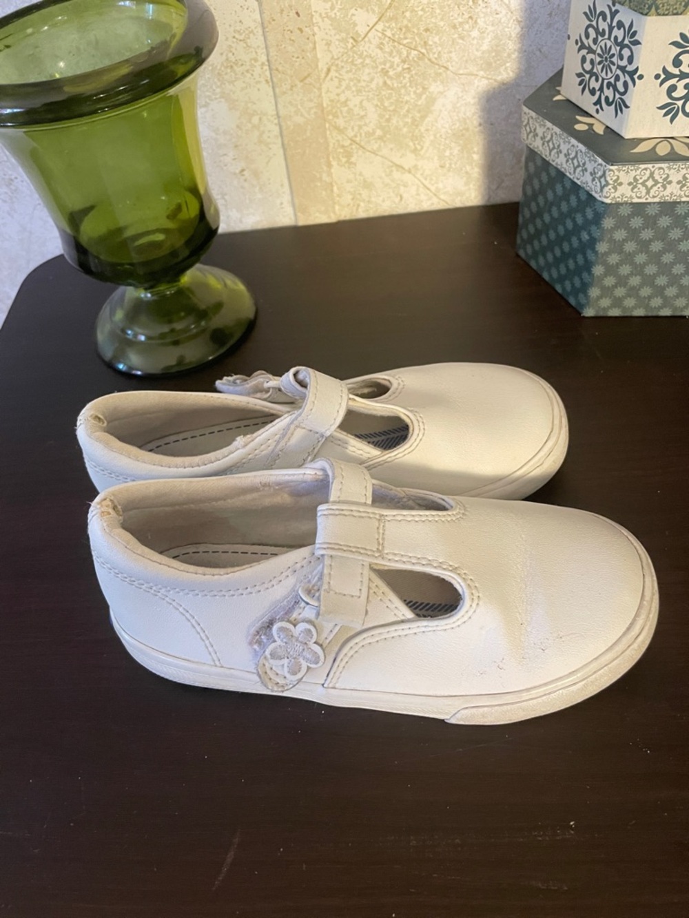 Keds Girls White Mary Jane Casual Shoes Sneakers with Flower Accent